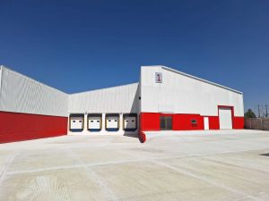 Fachada principal renta de 2 bodegas nuevas san martin toluca - A.R.C. Inmobiliaria