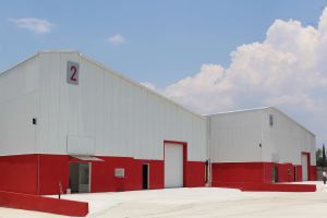 Espacio amplio de maniobras para trailers complejo san martin - A.R.C. Inmobiliaria