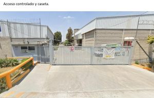 Acceso vehicular y caseta de vigilancia 24 7 parque toluca - A.R.C. Inmobiliaria