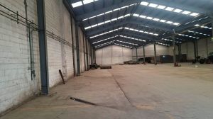 Iluminacion natural eficiente y laminas translucidas 2450m2 - A.R.C. Inmobiliaria